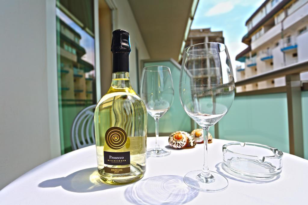 Hotel Castiglione Lignano Sabbiadoro Exterior photo