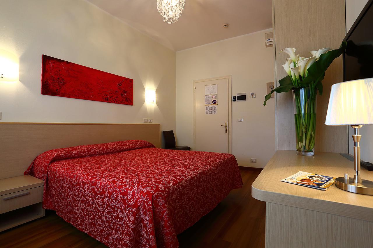 Hotel Castiglione Lignano Sabbiadoro Exterior photo